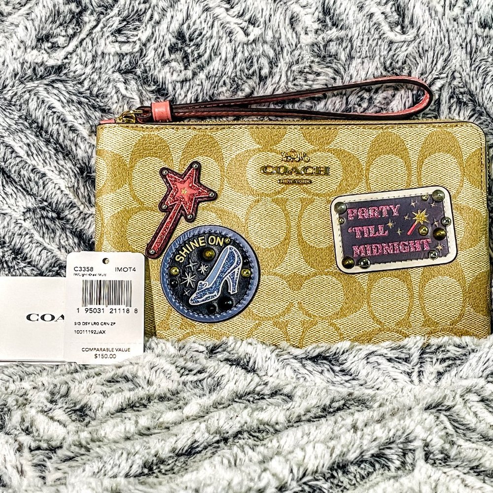 NWT: COACH x DISNEY LARGE CORNER ZIP WRISTLET IN SIG CANVAS WITH PATCHES (C3358)